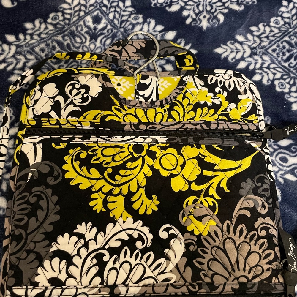 GREAT CONDITION Vera Bradley Hanging Travel / Toiletry Organizer in Baroque - Picture 5 of 13